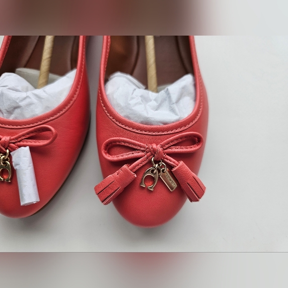 Coach NWT Benni Flat Shoes Coral Color Size 5.5 - Picture 4 of 8